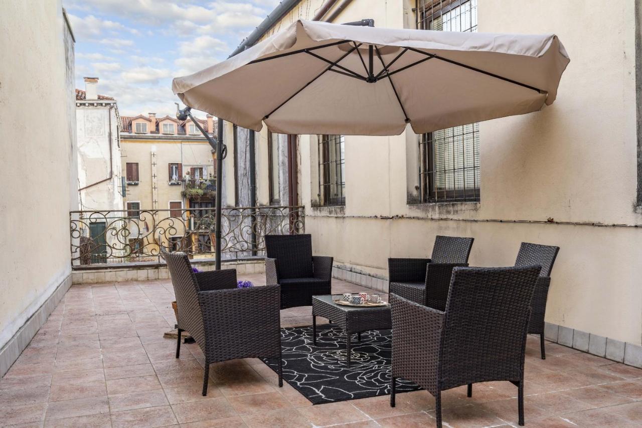 Tolentini Canal View & Terrace By Wonderful Italy Венеция Экстерьер фото